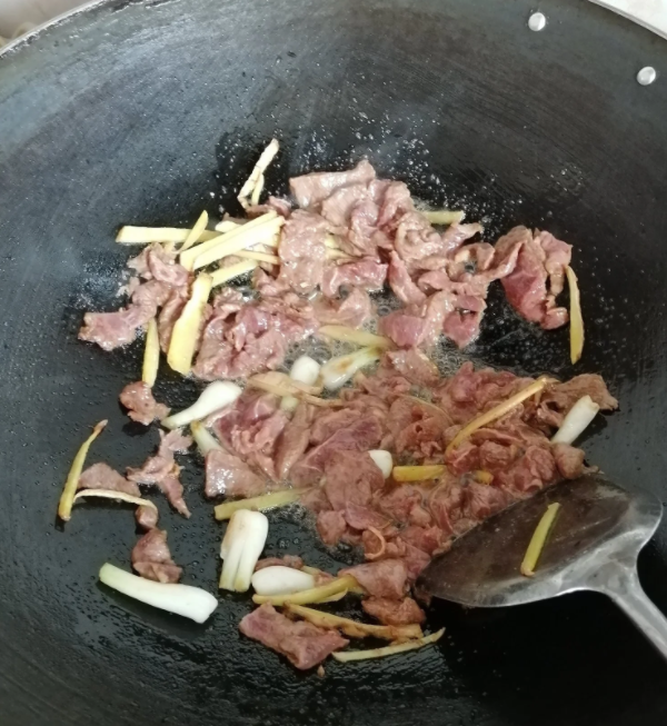 今日份午餐，姜葱炒牛肉8197 作者:堂妈小厨 帖子ID:8145 今日,午餐,姜葱,牛肉