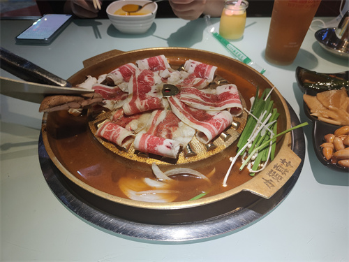 不一样的烤肉，锅里还放水，挺有意思的8851 作者:吉吉杨 帖子ID:16197 不一样,不一样的,一样,烤肉,放水