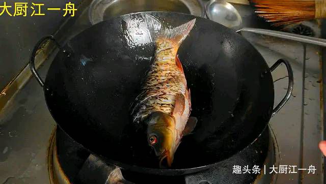 今年的年夜饭，不管有钱没钱，这4道菜别忘端上桌，寓意财源滚滚1437 作者:盛世凤凰酒 帖子ID:48696 今年,年夜饭,不管,有钱,没钱