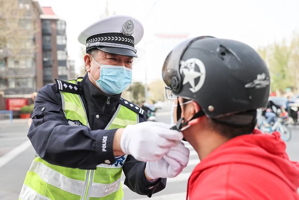 固安人注意！5月1日起，电动自行车不上牌、骑行不戴头盔将被这样处罚&gt;&gt;7320 作者:峰华花园 帖子ID:197541 电动,电动自行车,自行车,不上,骑行