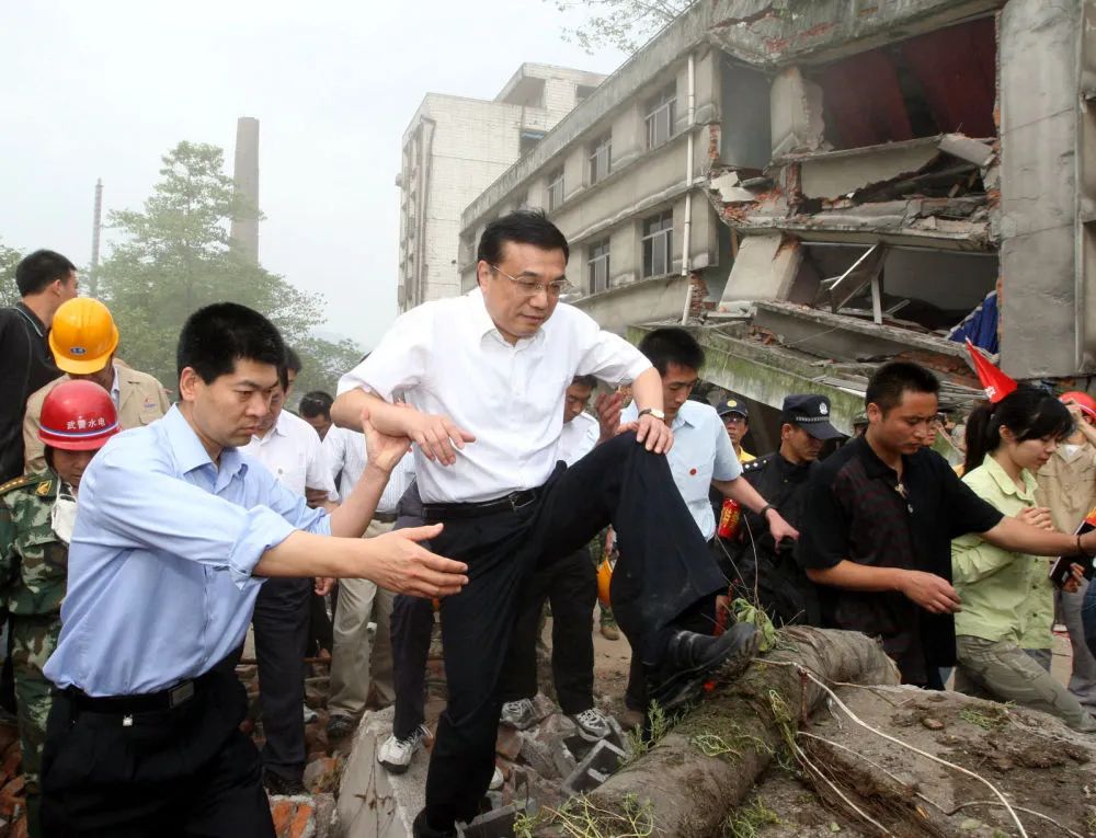 李克强同志遗体在京火化 习近平等到八宝山革命公墓送别4302 作者:一寸月光 帖子ID:259639 李克强,同志,遗体,火化,习近平